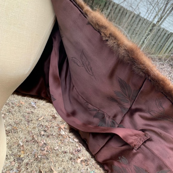 Real Fur Vintage Capelet - Picture 5 of 16